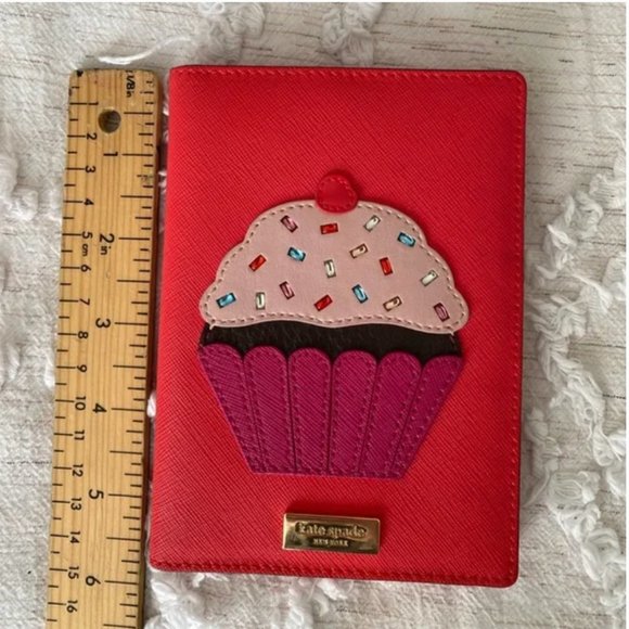 Kate Spade Take The Cake Imogene Passport case wallet like new no tags - Picture 6 of 14